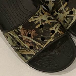 Crocs Realtree Camo Black Slides Sandals women’s size 9 New!